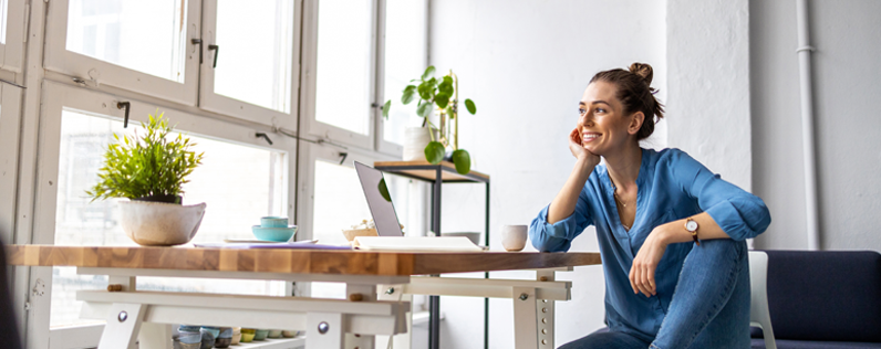 Businesswoman deciding between starting a newsletter vs blog