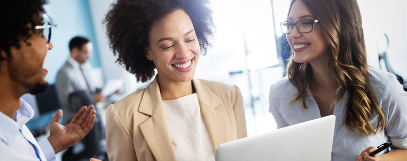 How to create a marketing campaign blog header Group of three marketers