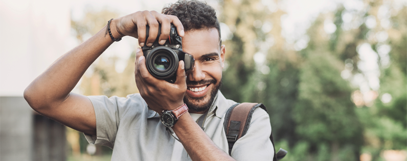 Free photo resources blog header Male photographer