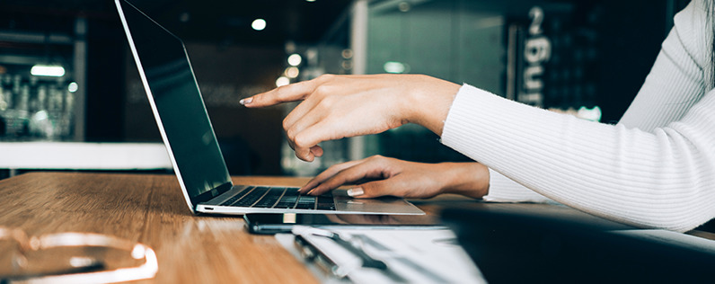 Blog header email marketing for financial advisors