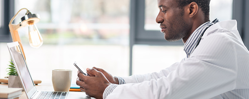 Blog header social media in healthcare