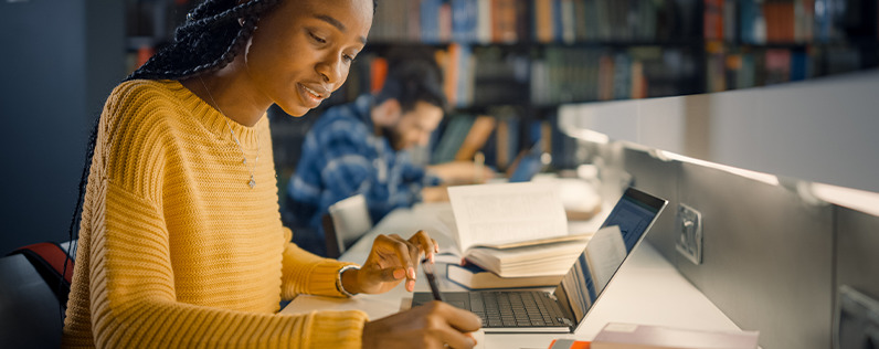 Blog header how to market to college students