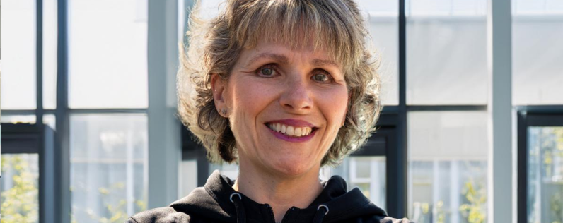 Theresa ZoomFit