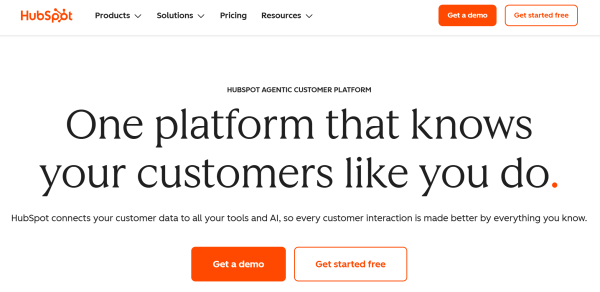 HubSpot homepage presenting its AI customer platform and connections between customer data and business tools.